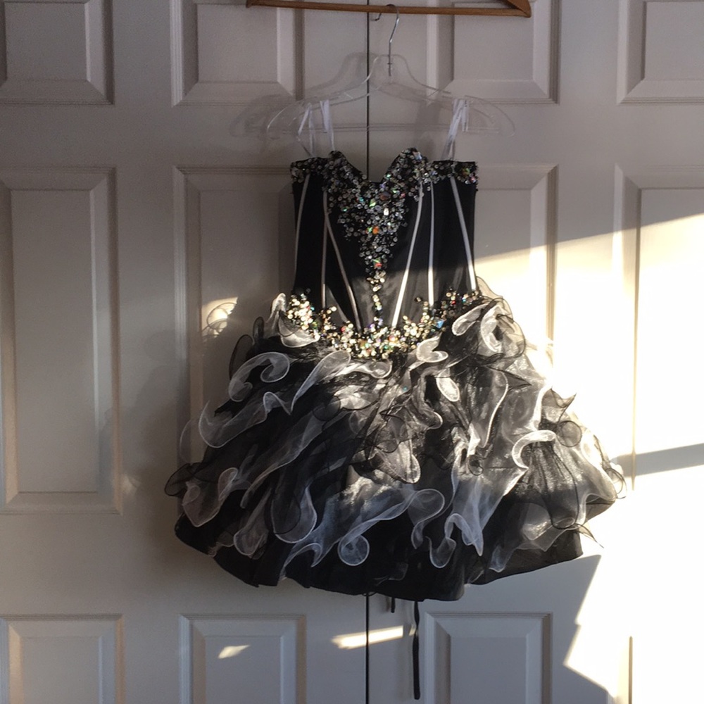 Short prom party formal black sequin size 6 new